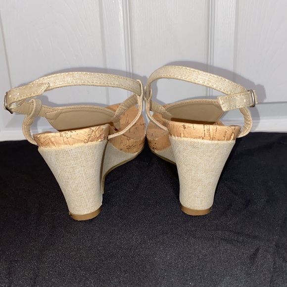 Nicole Wedge Stone and Studded size 7W - Picture 4 of 5